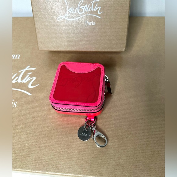 NWB Christian LOUBOUTIN Dog Pet Waste Carrier Fluorescent Pink Leather & Patent - Picture 8 of 11